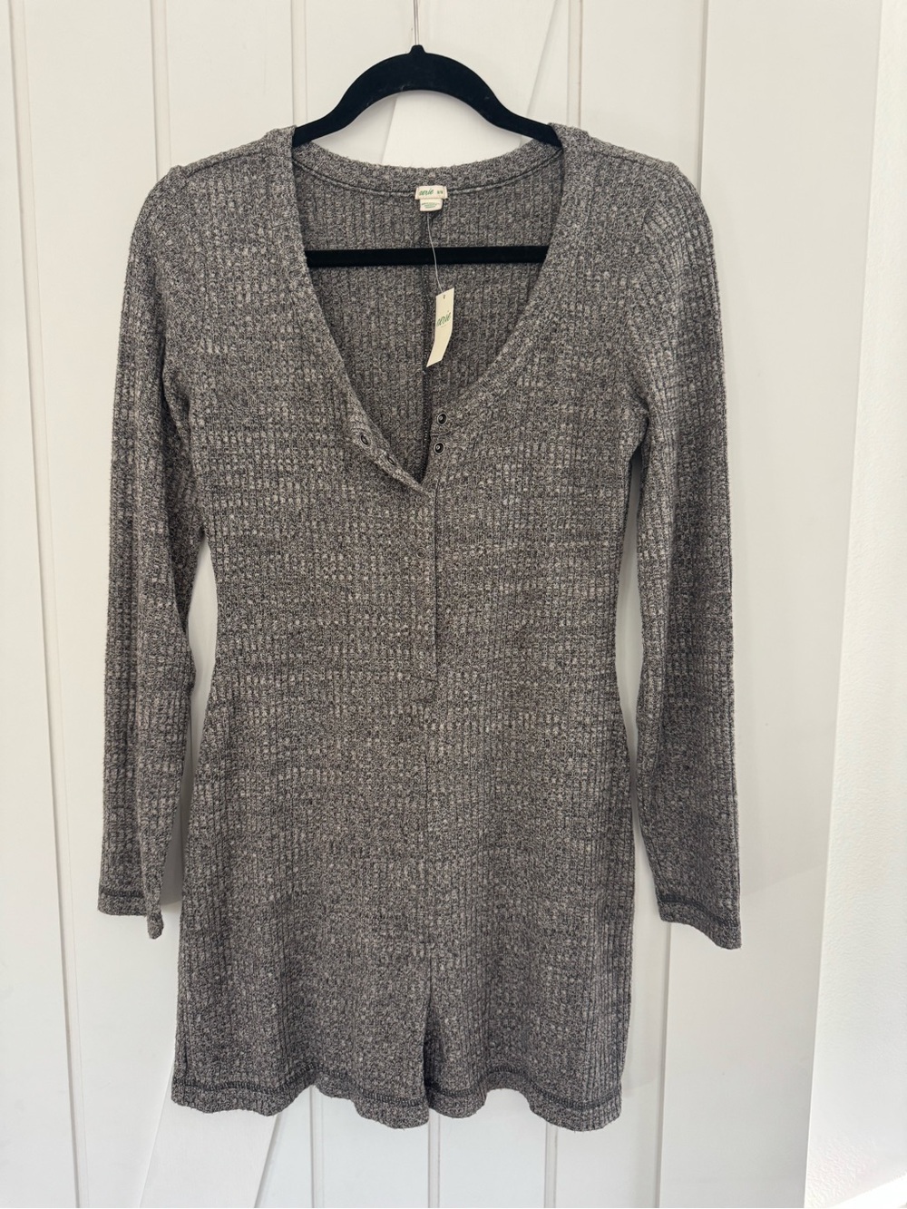 NWT Aerie gray, long-sleeve knit shorts romper w/ V-neck & button-front closure